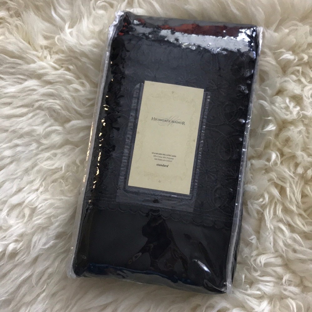 Highgate Manor Standard Pillowcases
